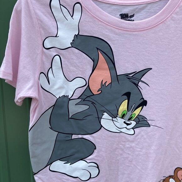 WOMEN’S JUNIORS Tom And Jerry Graphic Elongated Lightweight T-shirt Size S - Picture 2 of 4